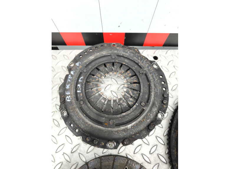 Комплект сцепления к Opel Vectra, 1996г.