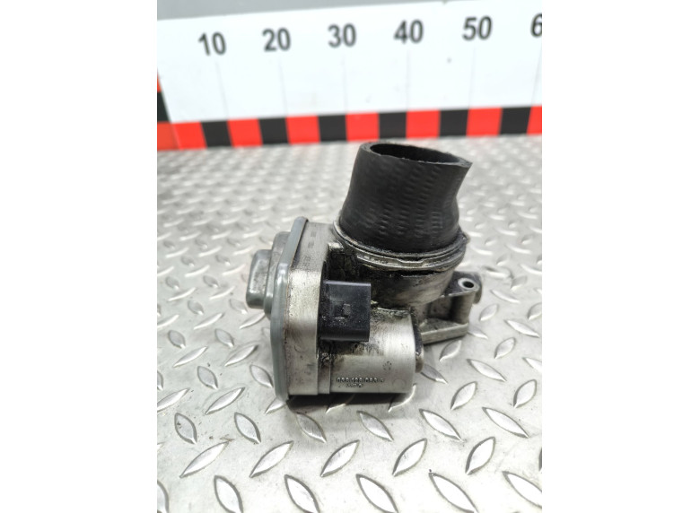 Заслонка дроссельная к Volkswagen Golf, 2001г.