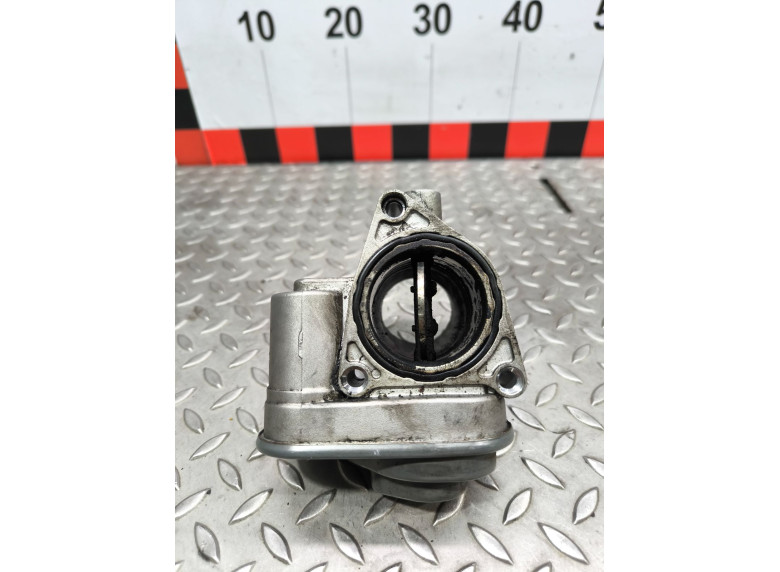 Заслонка дроссельная к Volkswagen Golf, 2001г.