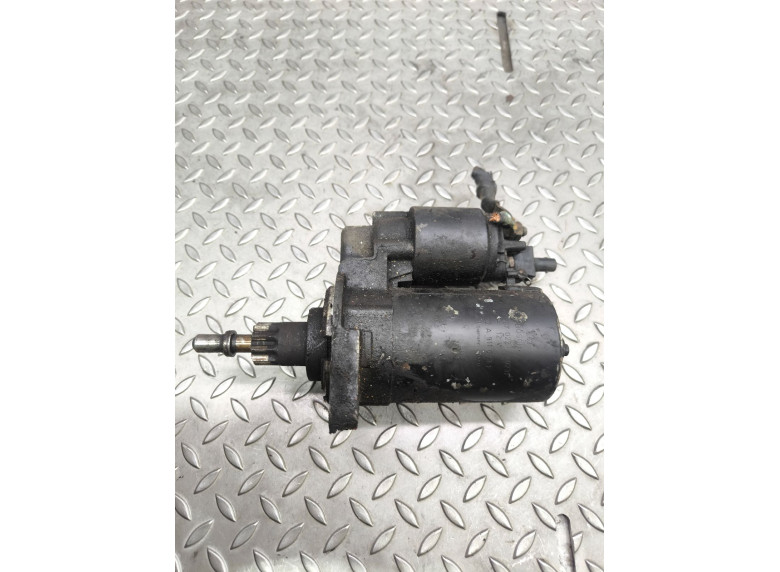 Стартер к Volkswagen Passat, 1995г.