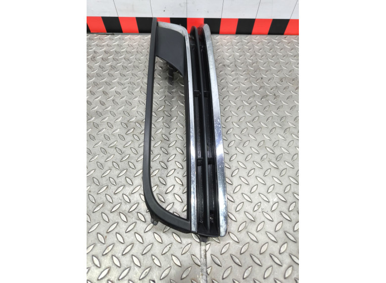 Рамка фары противотуманной правой к Volkswagen Passat, 2012г.