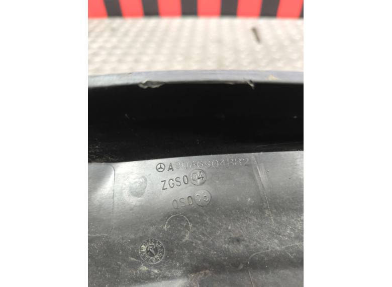 Молдинг крыла переднего правого к Mercedes Sprinter, 2016г.