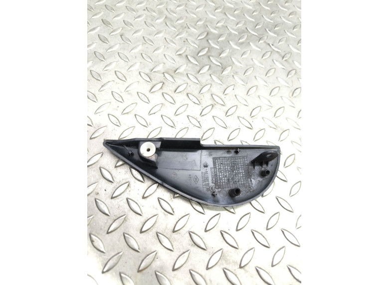 Накладка крыла (уголок зеркала) переднего правого к Renault Master, 2005г.