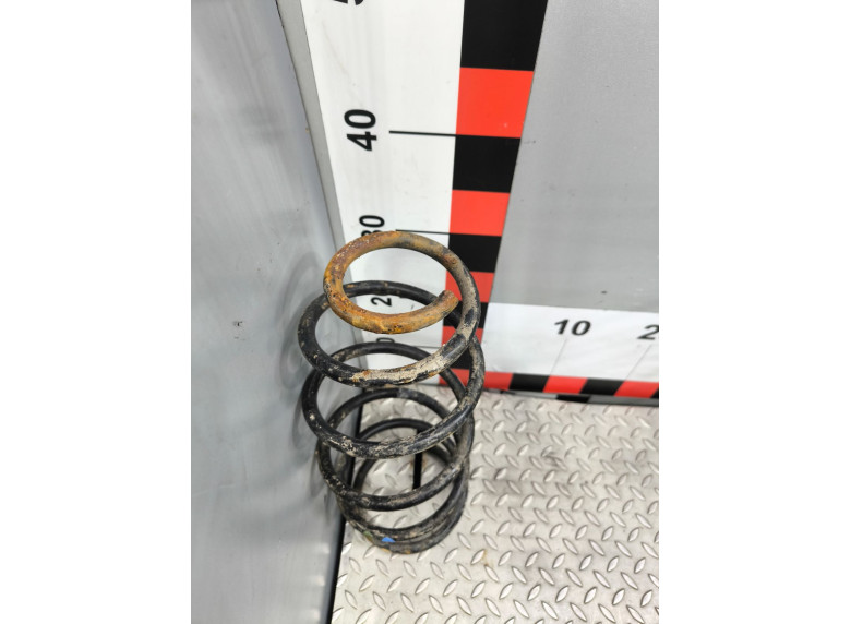 Пружина передняя к Volkswagen Golf, 2000г.