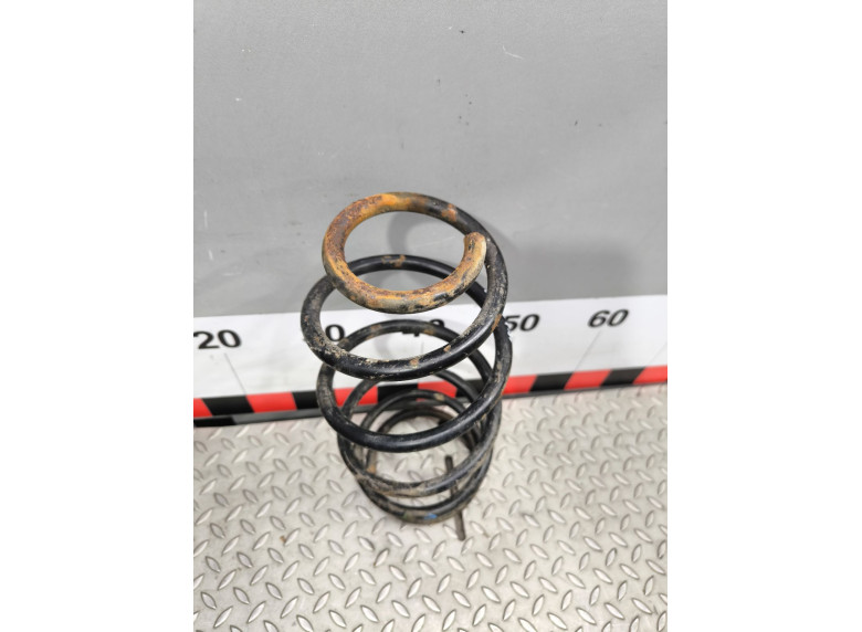 Пружина передняя к Volkswagen Golf, 2000г.