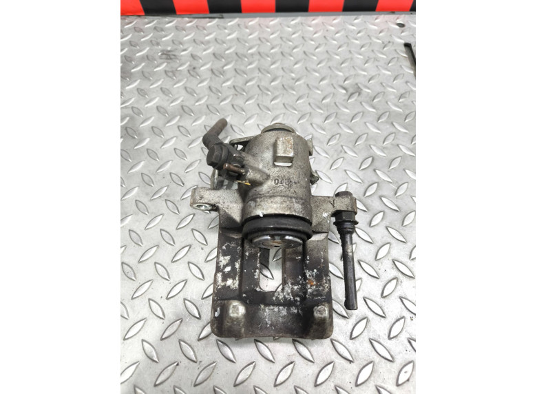 Суппорт задний левый к Volkswagen Passat, 2002г.