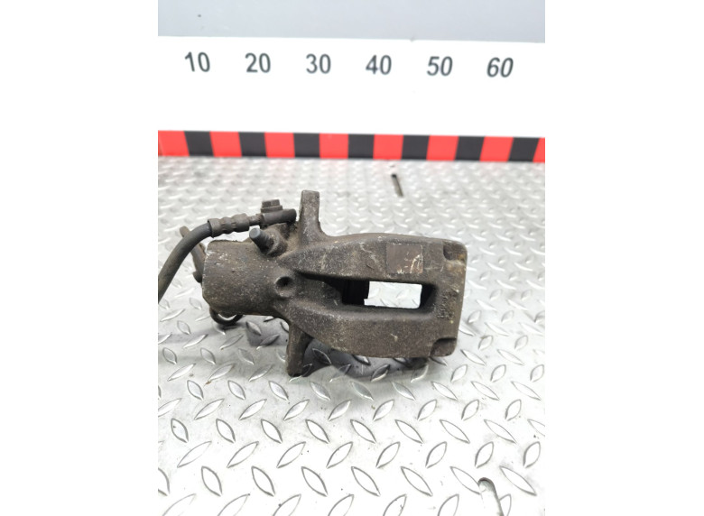 Суппорт задний правый к Audi A8, 2001г.