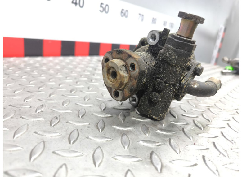 Насос гидроусилителя руля к Volkswagen Golf, 2001г.