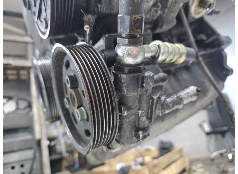 Насос гидроусилителя руля к Volkswagen Golf, 2000г.