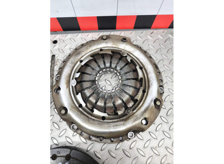 Комплект сцепления к Opel Astra, 2005г.