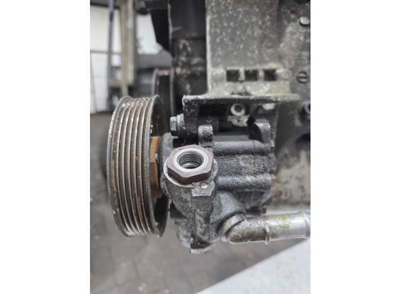 Насос гидроусилителя руля к Volkswagen Golf, 2000г.