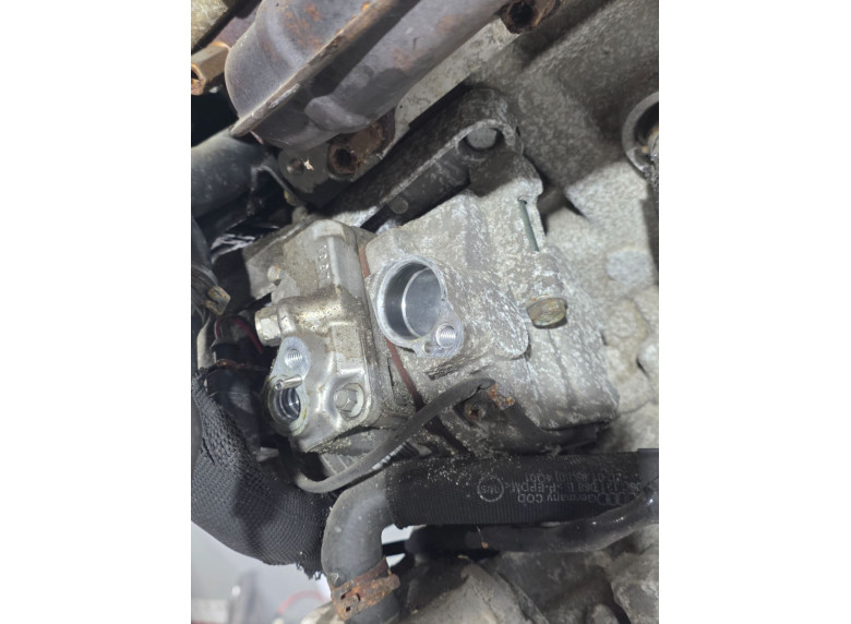 Компрессор кондиционера к Audi A6, 2002г.