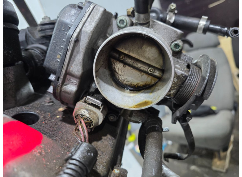 Заслонка дроссельная к Volkswagen Golf, 2000г.