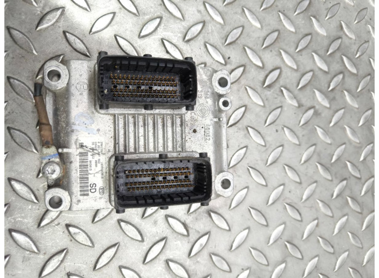 Блок управления двигателем к Opel Corsa, 2002г.