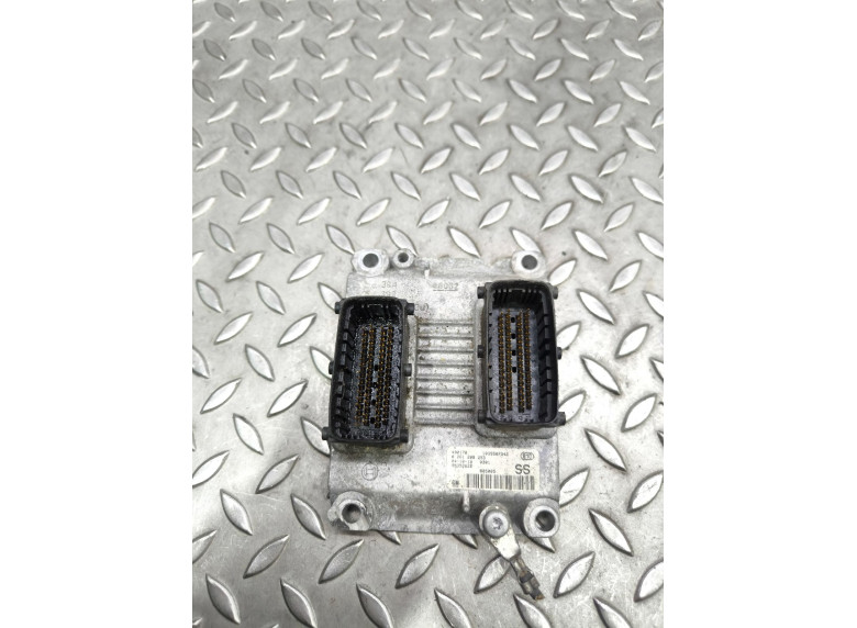 Блок управления двигателем к Opel Corsa, 2004г.