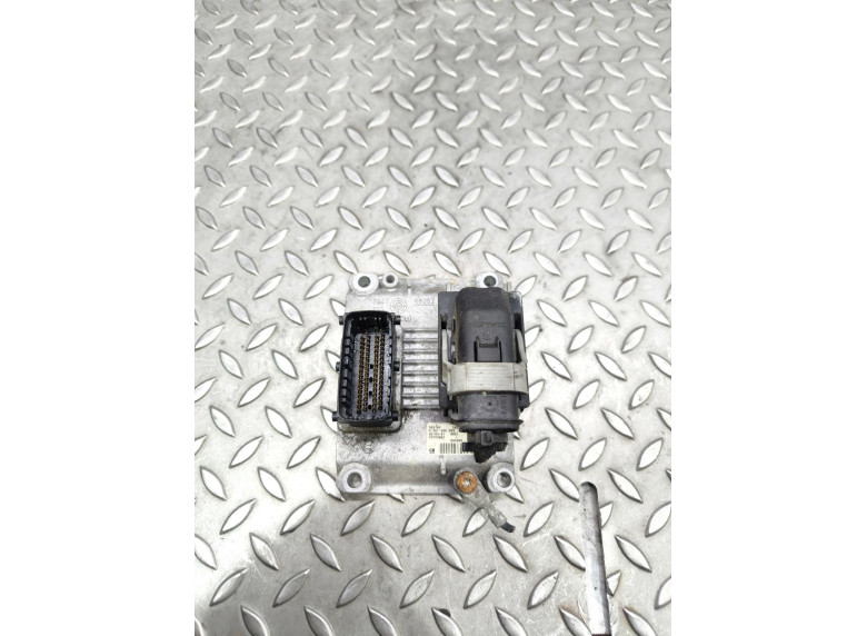 Блок управления двигателем к Opel Corsa, 2005г.