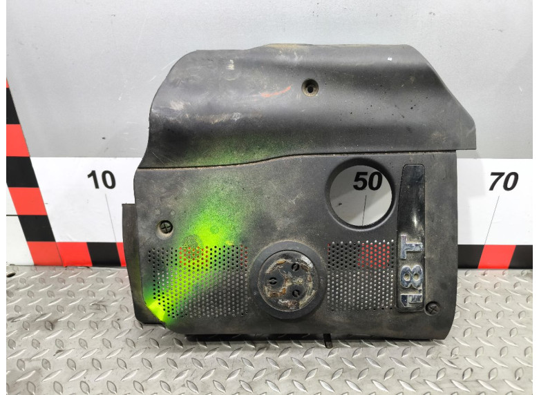 Декоративная крышка двигателя к Volkswagen Passat, 2002г.