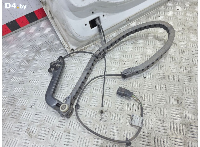 Ролик двери сдвижной к Mercedes Sprinter undefined г.