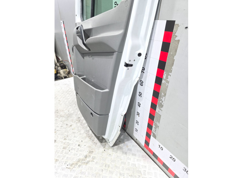 Дверь передняя правая к Mercedes Sprinter, 2016г.