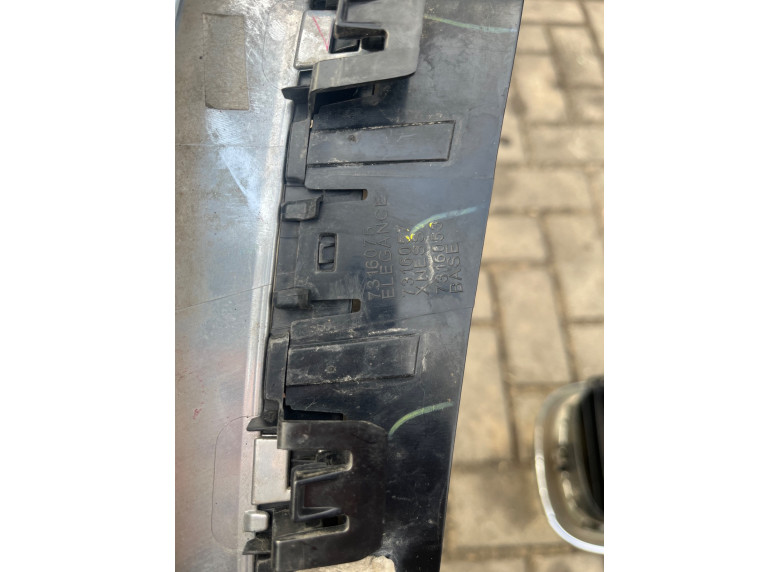 Решетка капота к BMW X5 F15, 2015г.