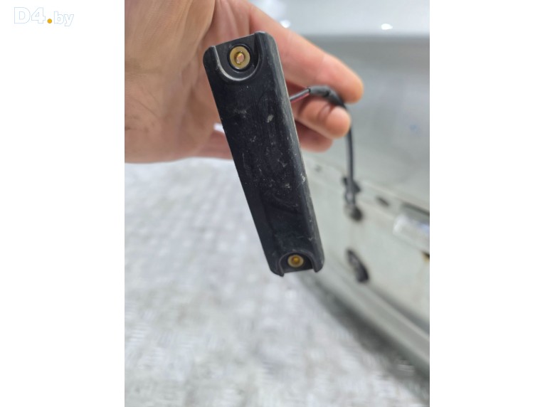 Кнопка открытия багажника к Toyota Avensis undefined г.