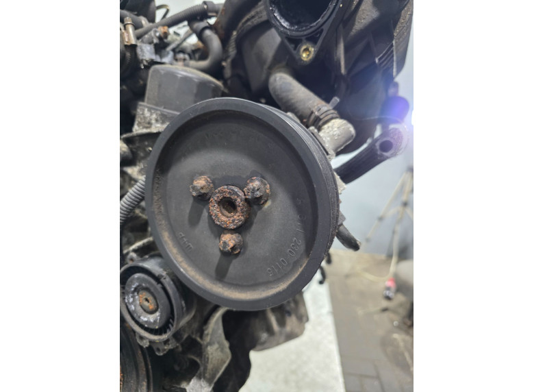 Насос гидроусилителя руля к Насос гидроусилителя руля к Mercedes CW203 undefined г. C W203