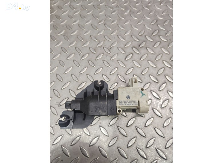 Замок бардачка к Audi A6 undefined г.