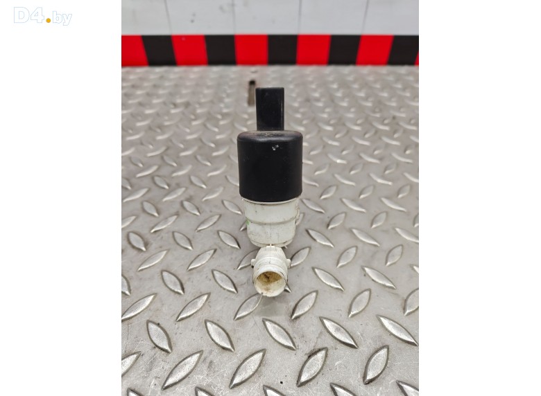 Насос (моторчик) омывателя стекла к Peugeot 308 undefined г.