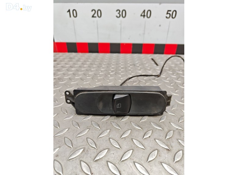 Кнопка стеклоподъемника переднего правого к Mercedes VitoW639 undefined г.