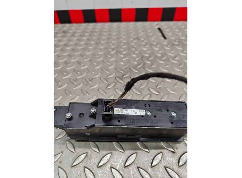 Кнопка стеклоподъемника переднего правого к Mercedes Vito W639, 2004г.