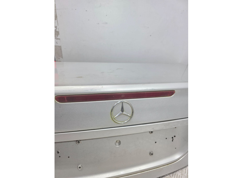 Стоп-сигнал к Mercedes C W203