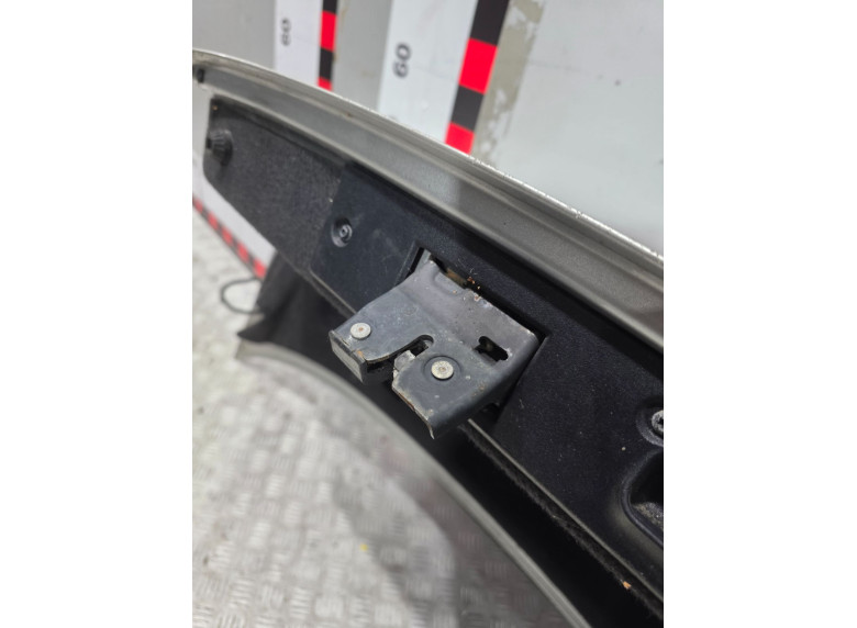 Замок багажника к Mercedes C W203