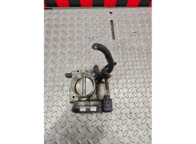 Заслонка дроссельная к Audi A4, 2003г.