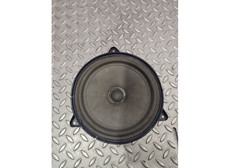 Динамик к Audi A6, 2001г.