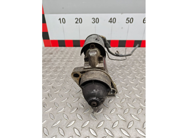 Стартер к Volkswagen Passat, 2000г.