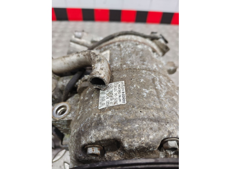 Компрессор кондиционера к Volkswagen Polo, 2004г.