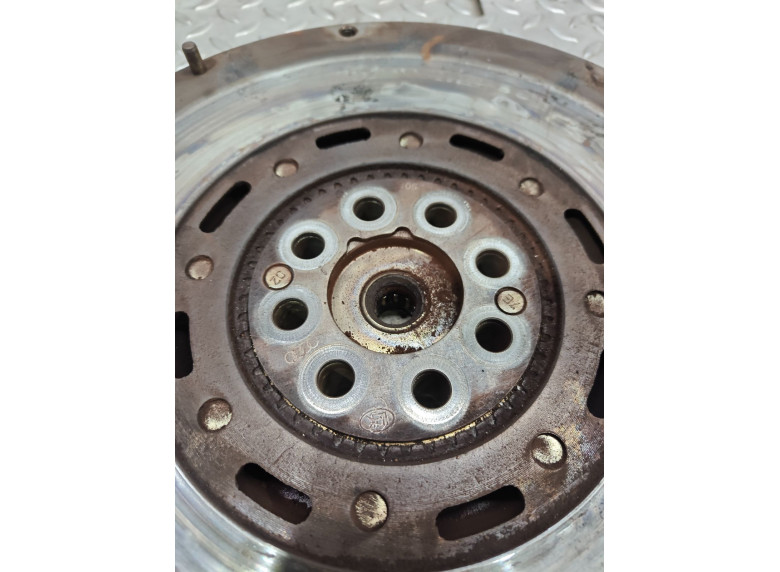 Маховик к Audi A6, 1999г.