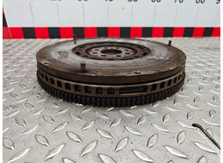 Маховик к Audi A6, 1999г.