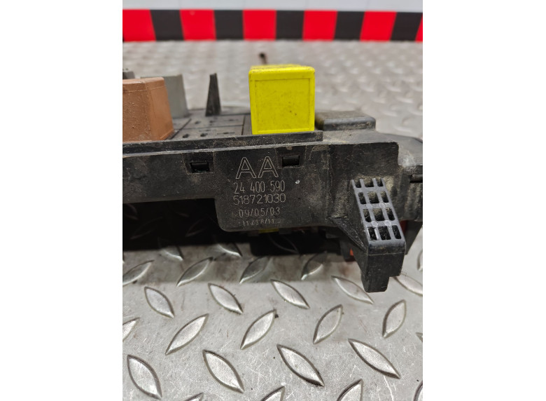 Блок предохранителей к Opel Vectra, 2003г.