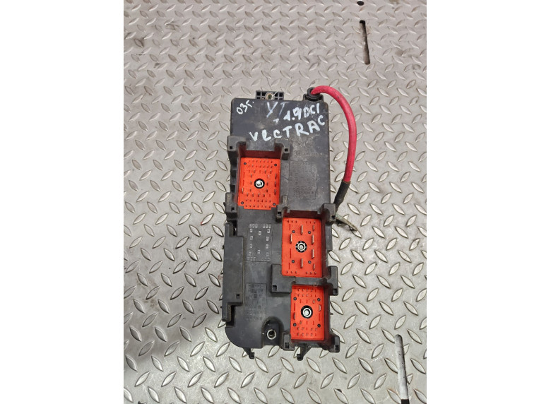 Блок предохранителей к Блок предохранителей к Opel Vectra undefined г. Vectra