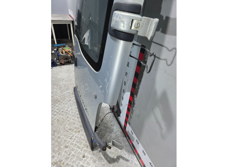 Дверь задняя распашная правая к Renault Master, 2006г.