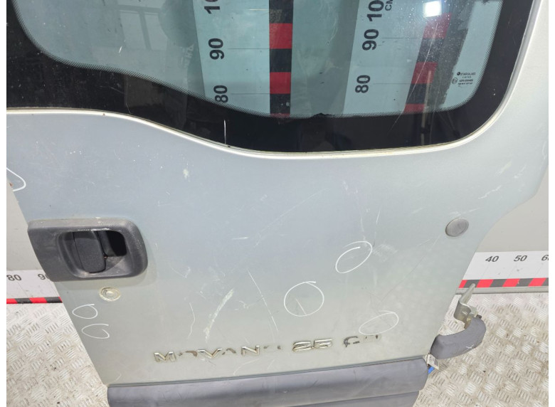 Дверь задняя распашная правая к Renault Master, 2006г.