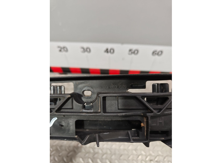 Кронштейн крепления бампера переднего к Volkswagen Touran, 2007г.