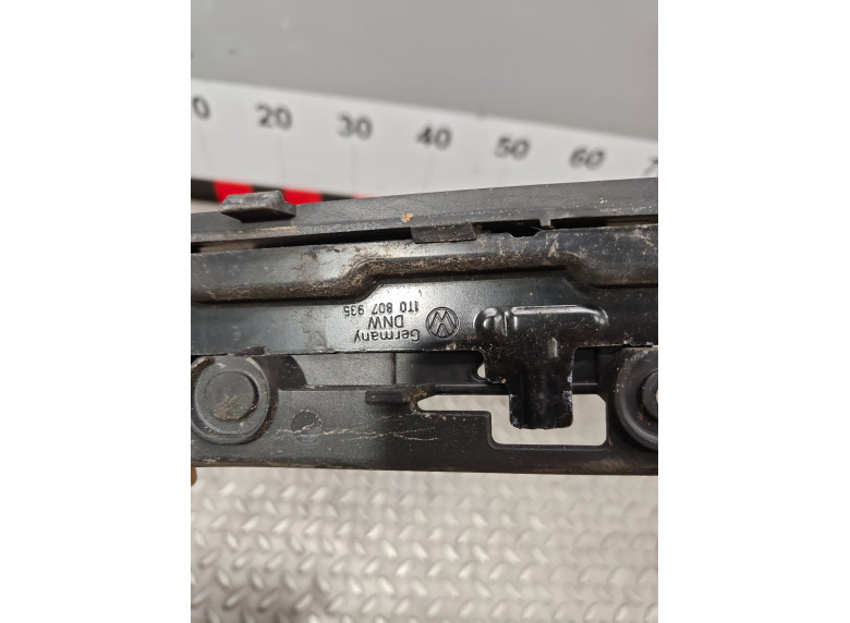 Кронштейн крепления бампера переднего к Volkswagen Touran, 2007г.