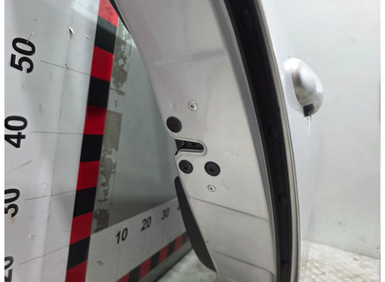 Замок двери задней правой к Renault Latitude, 2010г.