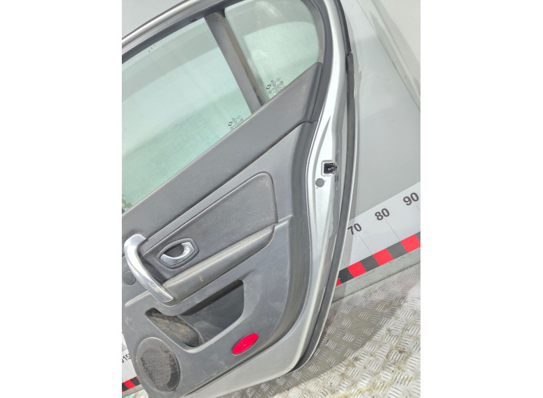Дверь задняя правая к Renault Latitude, 2010г.