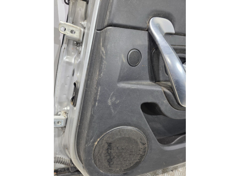 Обшивка двери задней правой (дверная карта) к Renault Latitude, 2010г.