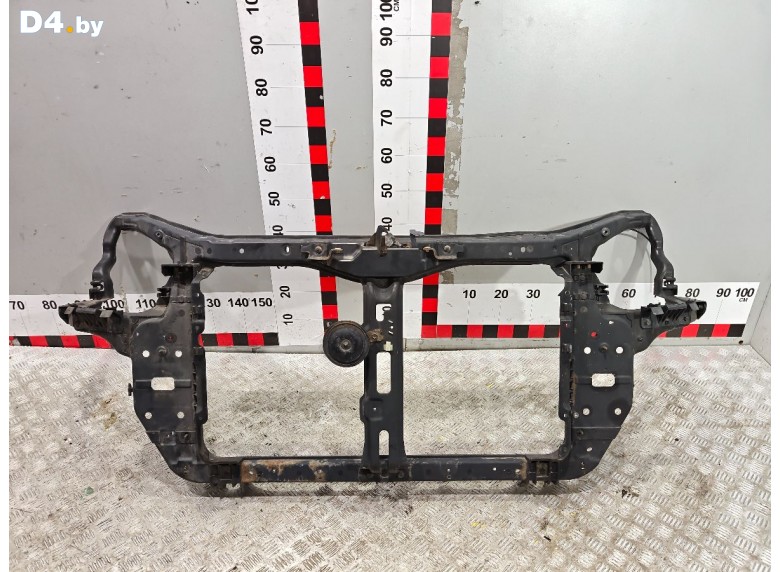 Передняя панель крепления облицовки (телевизор) к Kia Carens undefined г.