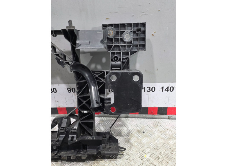 Передняя панель крепления облицовки (телевизор) к Renault Megane, 2010г.