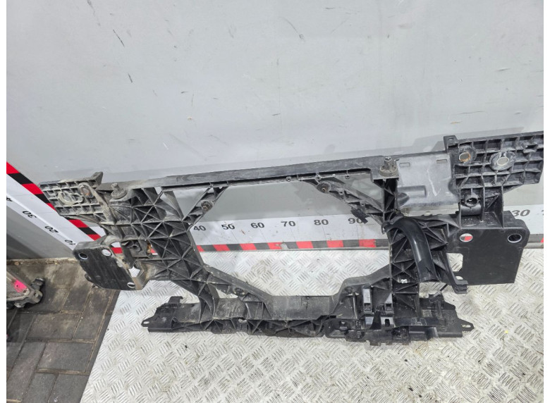 Передняя панель крепления облицовки (телевизор) к Renault Megane, 2010г.